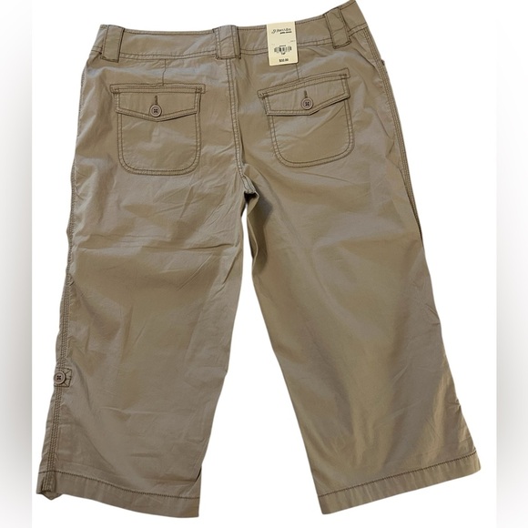 NWT St. John's Bay Capri Size 12 Petite Stretch Beige Roll Up Roll Down Crop New - Picture 4 of 13